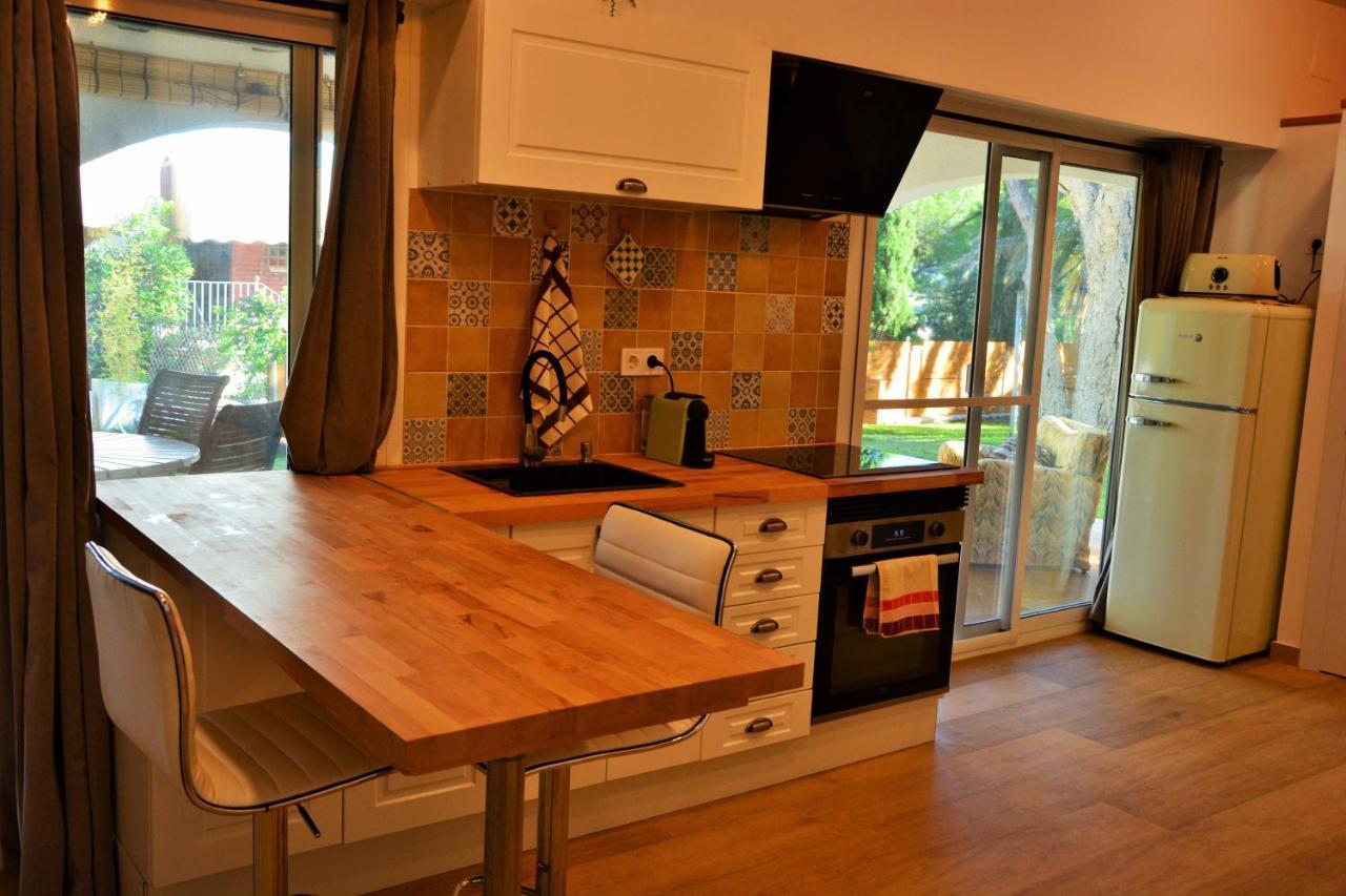 Villa Sitges El Ranch Amaizing Outdoor Areas Beaches At 5 Minutes Walk Sitges At 15 Min Drive Ac Pool Jacuzzi & Garden Xxl Calafell Kültér fotó