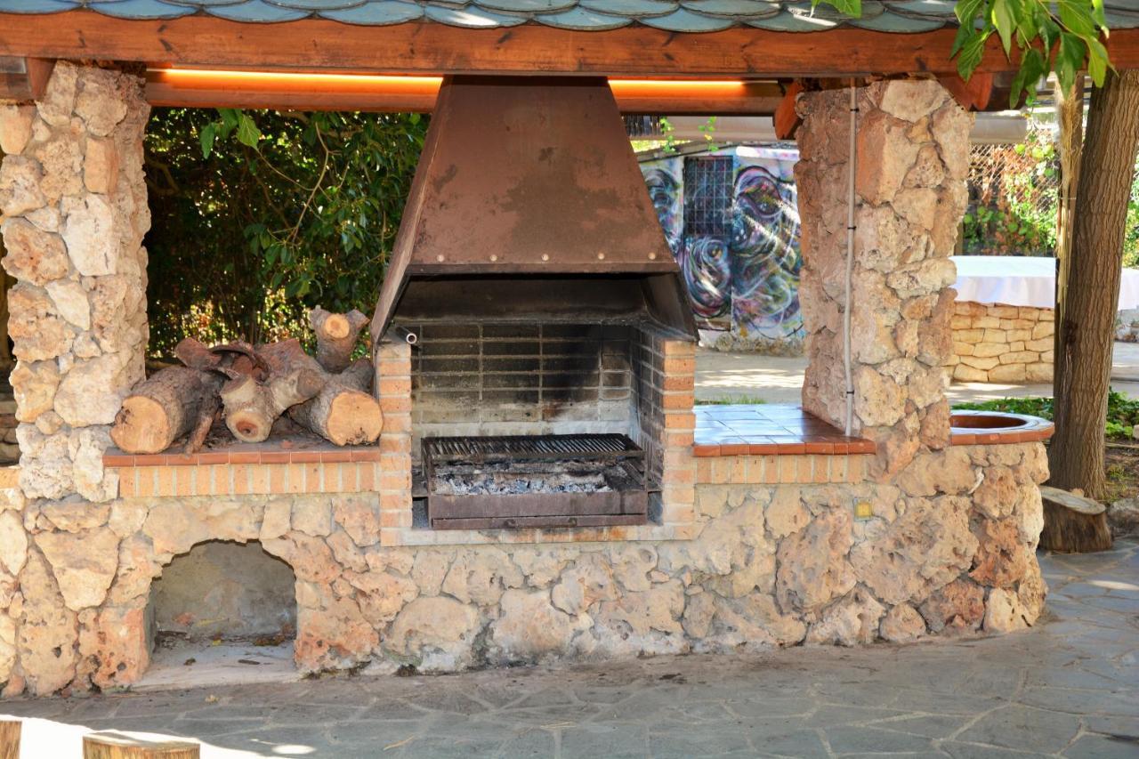 Villa Sitges El Ranch Amaizing Outdoor Areas Beaches At 5 Minutes Walk Sitges At 15 Min Drive Ac Pool Jacuzzi & Garden Xxl Calafell Kültér fotó